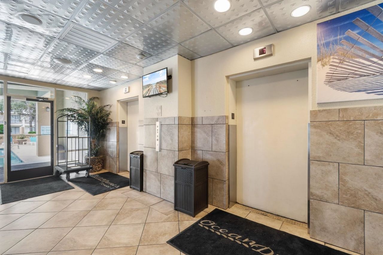 210 75th Ave N  Photo 42