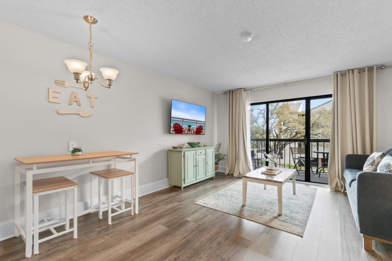 210 75th Ave N  Photo 6