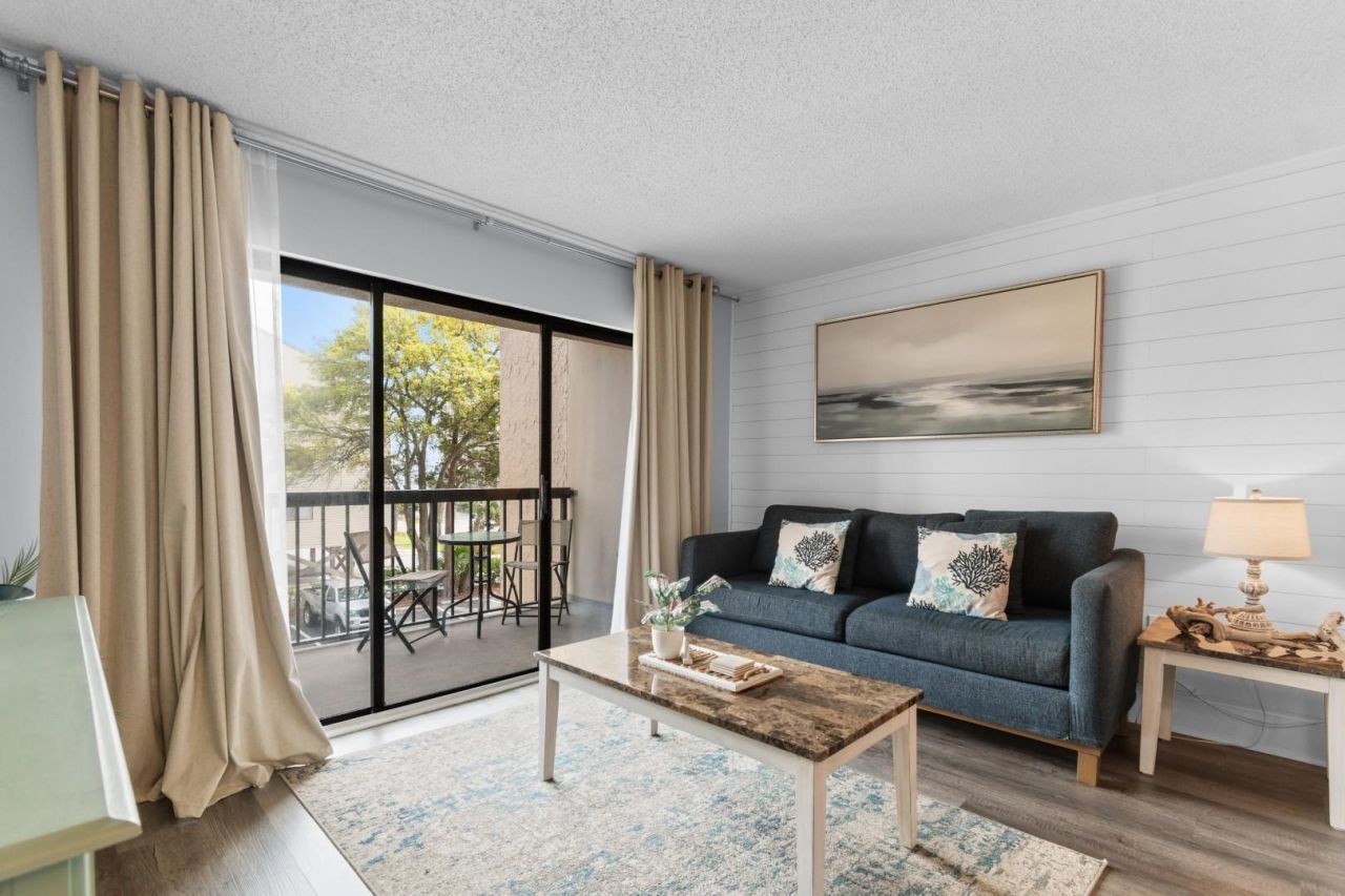 210 75th Ave N  Photo 8