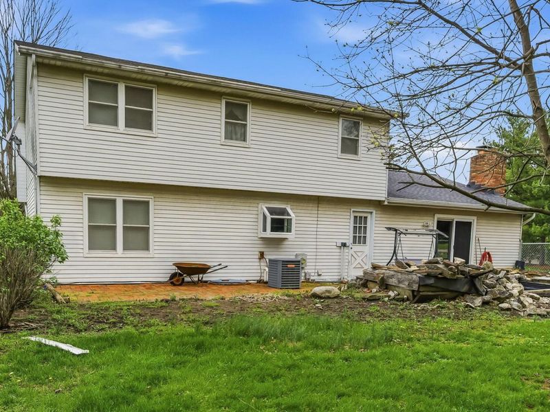 8641 Easton Drive, Pickerington, OH 43147 Photo 4