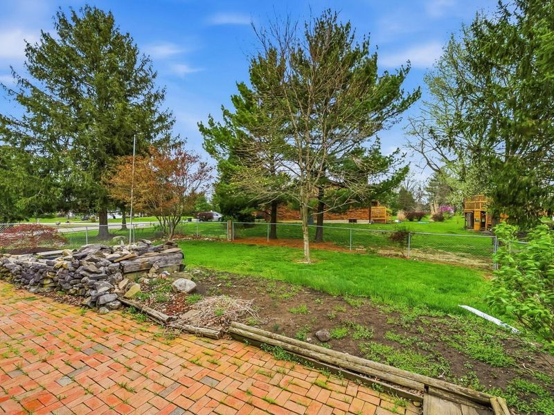 8641 Easton Drive, Pickerington, OH 43147 Photo 6