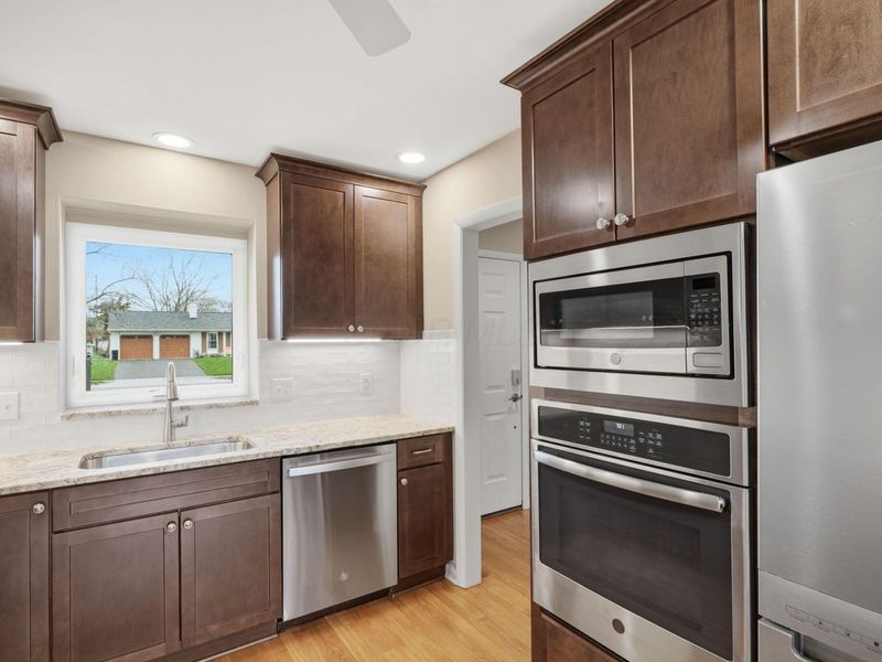 1815 Merriweather Drive, Columbus, OH 43221 Photo 3