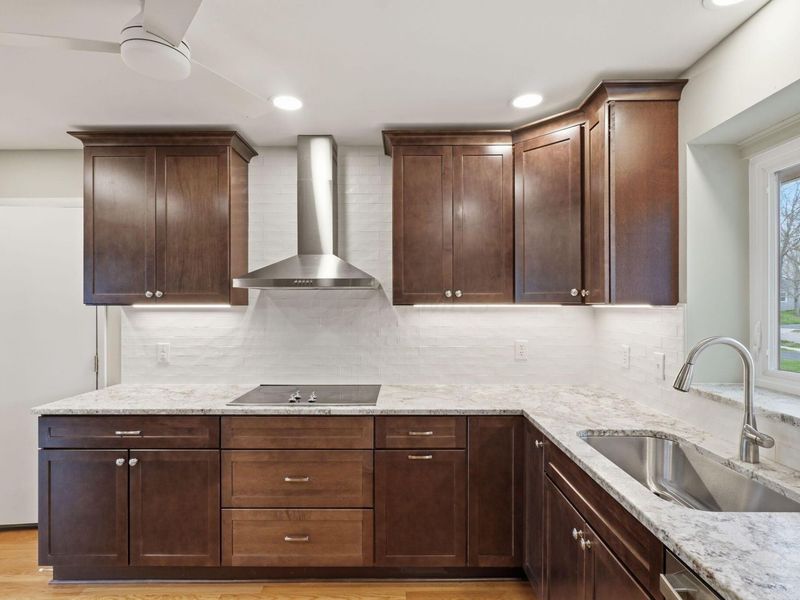 1815 Merriweather Drive, Columbus, OH 43221 Photo 8