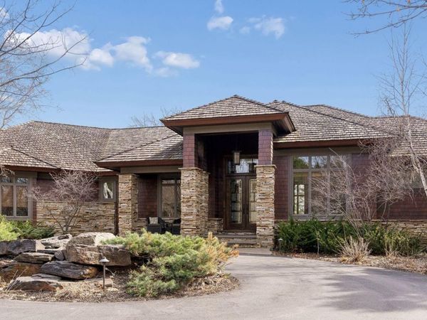 700 Hidden Creek Trail, Mendota Heights, MN 55118