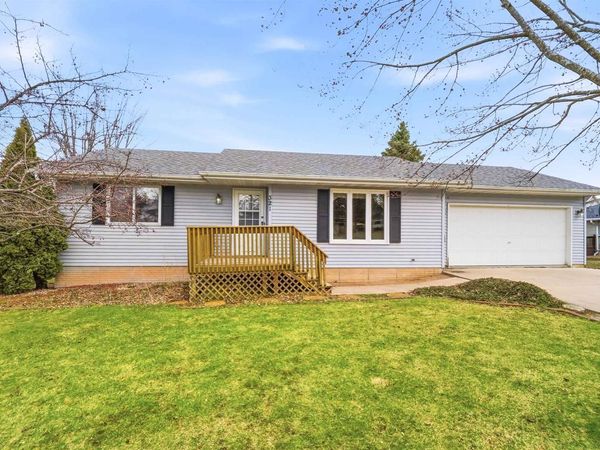 321 SUPERIOR STREET, Omro, WI 54963