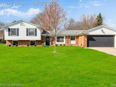 599 Sedgefield Drive, Bloomfield Twp, MI 48304