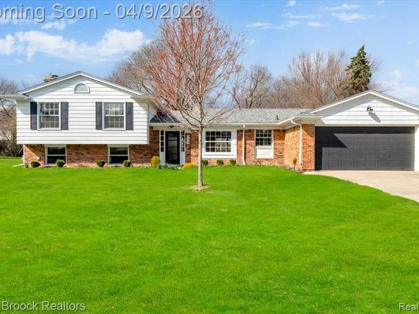 599 Sedgefield Drive, Bloomfield Twp, MI 48304