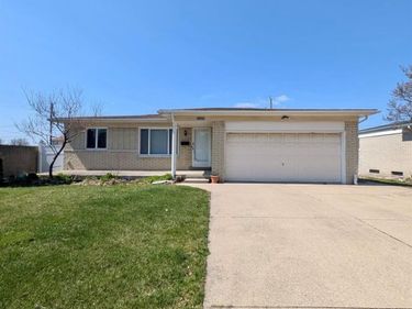 35055 Eden Park Drive, Sterling Heights, MI 48312