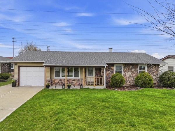 441 Walnut Lane, Elk Grove Village, IL 60007