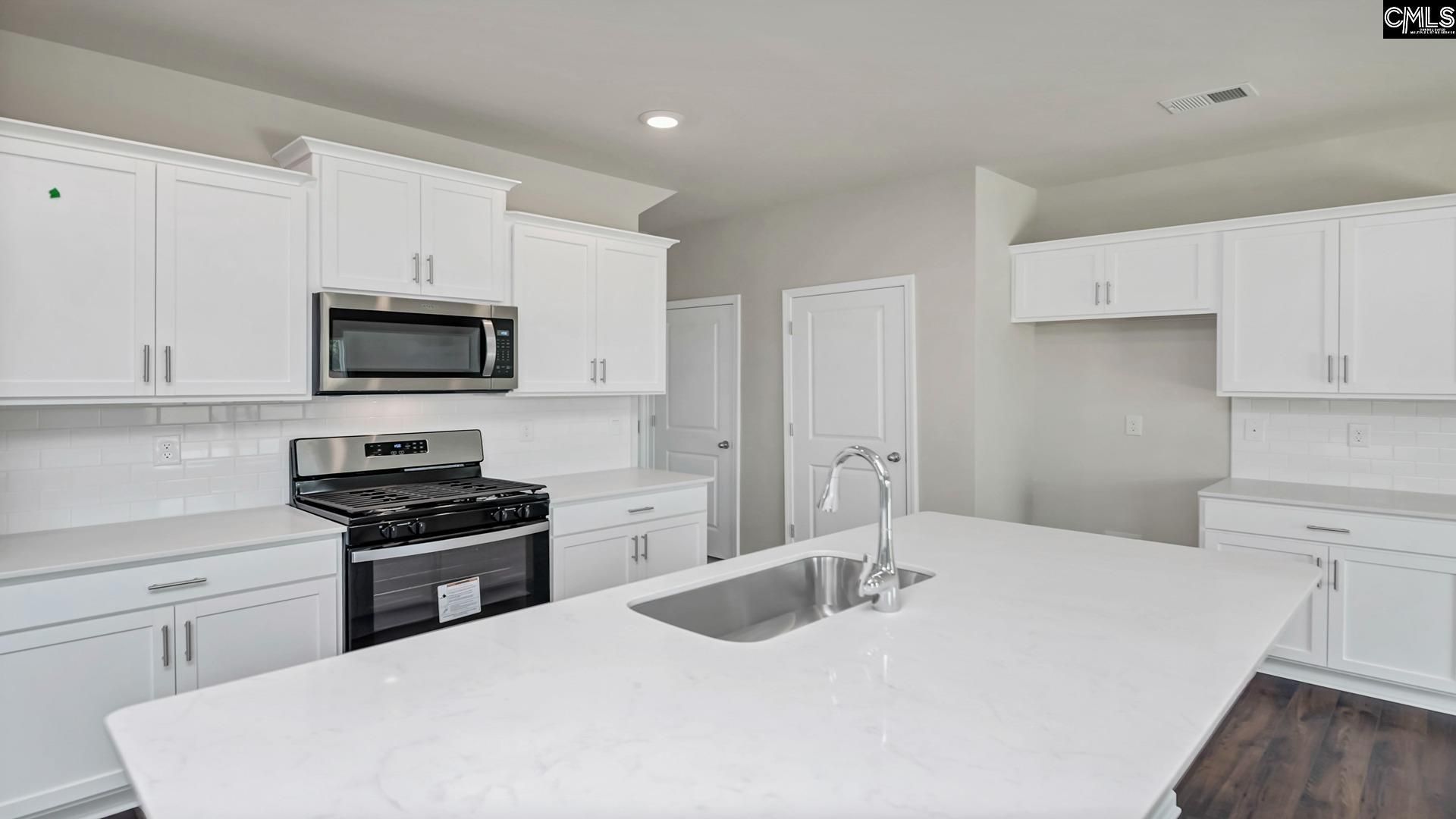 585 Edgetree Drive Photo 5