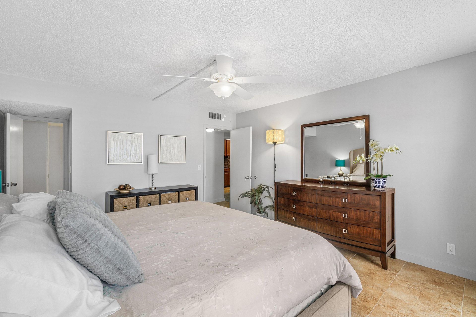 950 Ponce De Leon Road, Unit 209, Boca Raton, FL 33432 Photo