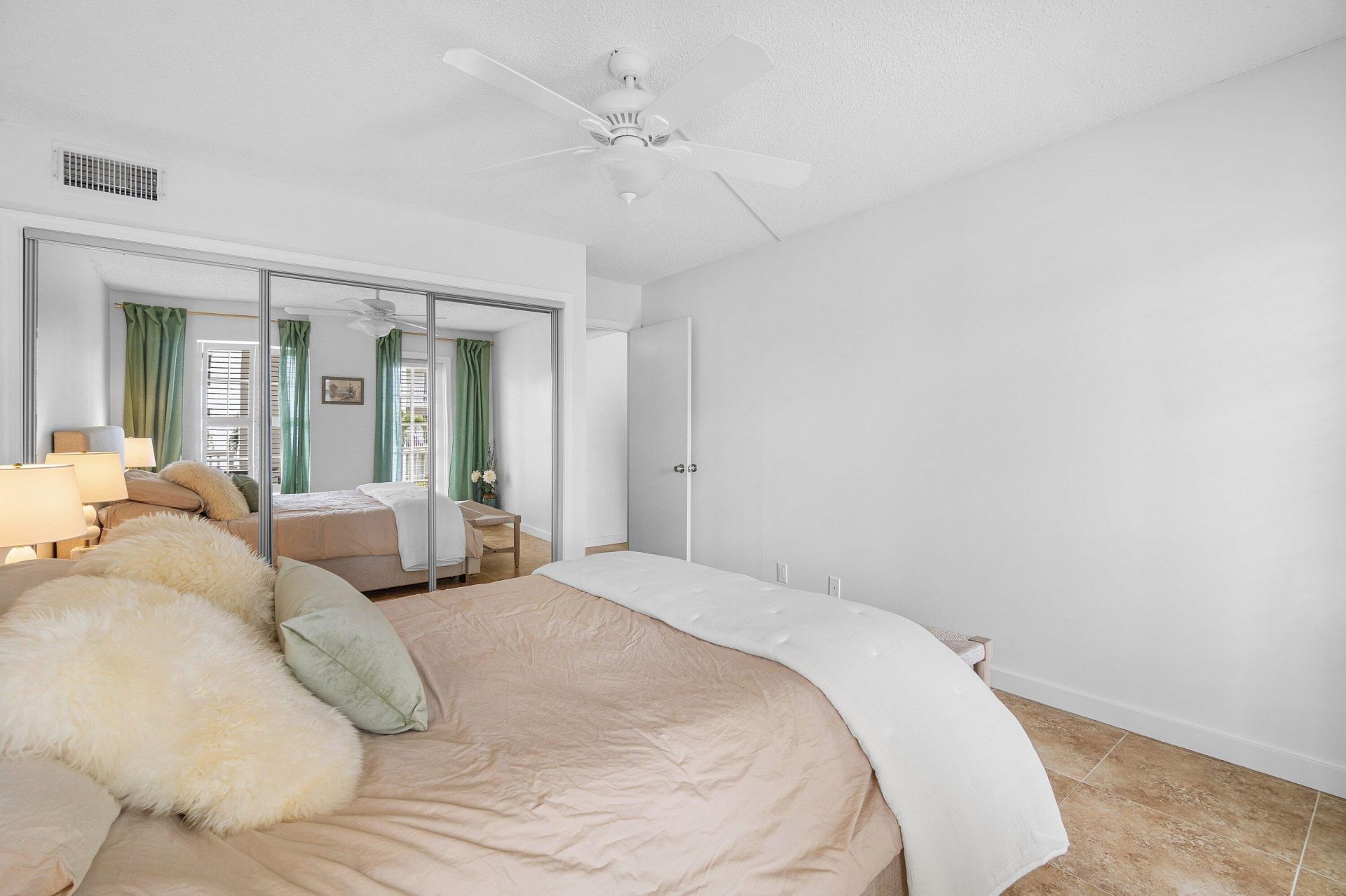 950 Ponce De Leon Road, Unit 209, Boca Raton, FL 33432 Photo