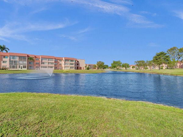 9421 Sunrise Lakes Boulevard, Unit 206, Sunrise, FL 33322
