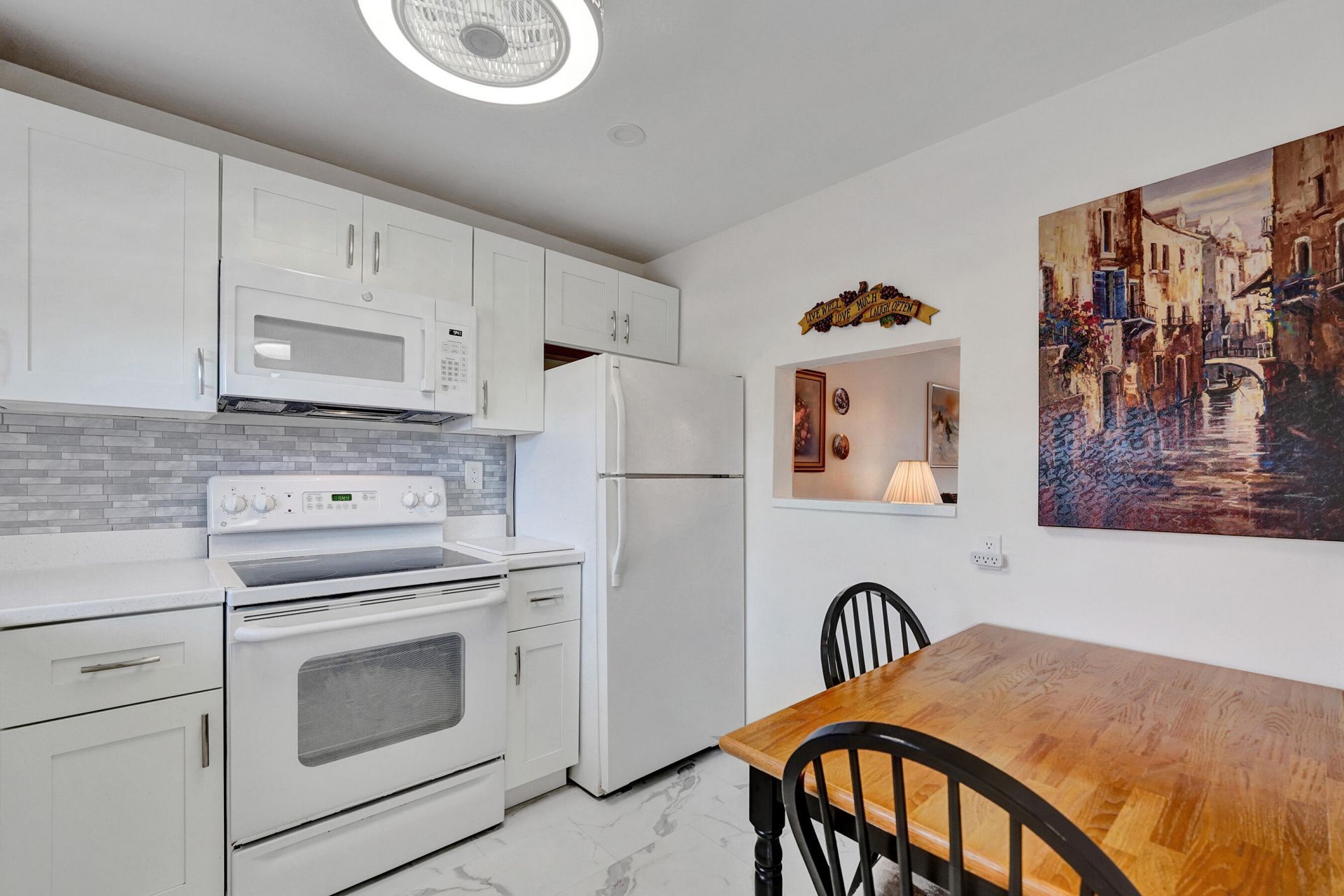 9421 Sunrise Lakes Boulevard, Unit 206, Sunrise, FL 33322 Photo