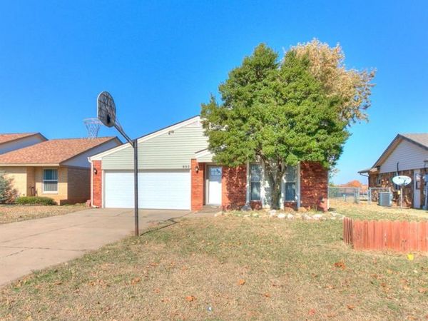 605 SE 34th Street, Moore, OK 73160