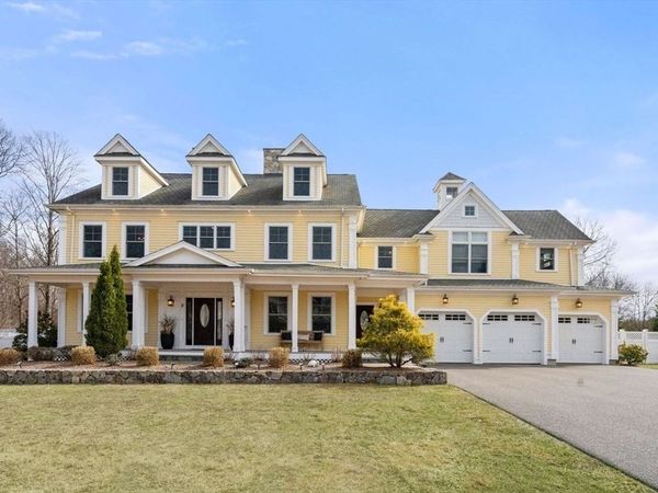 11 Briarwood Dr, Westwood, MA 02090