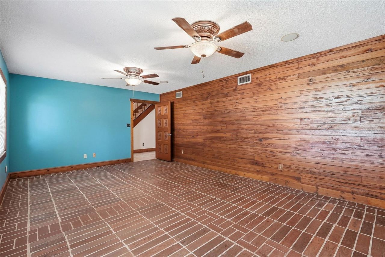 8731 Lithia Pinecrest Road, Lithia, FL 33547 Photo