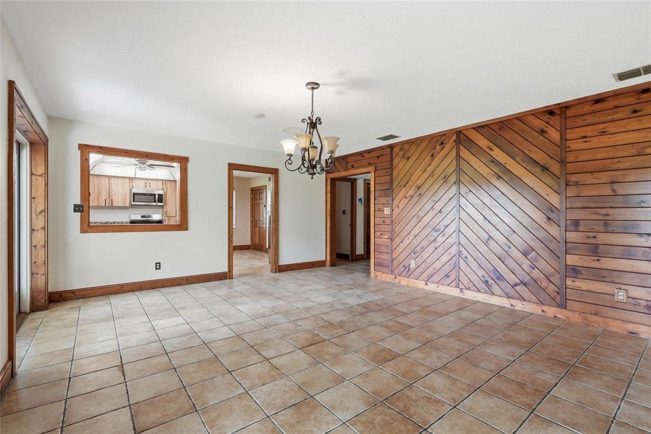 8731 Lithia Pinecrest Road, Lithia, FL 33547 Photo