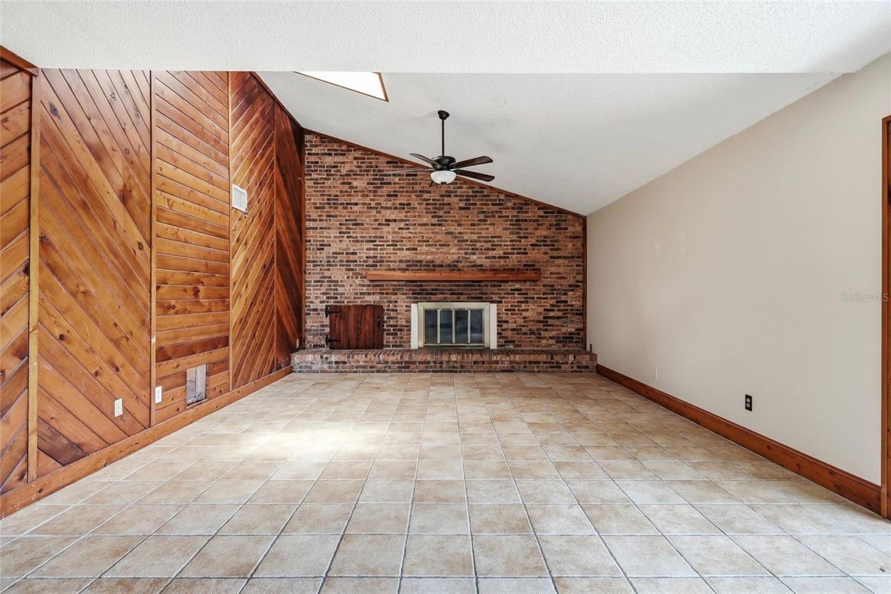 8731 Lithia Pinecrest Road, Lithia, FL 33547 Photo