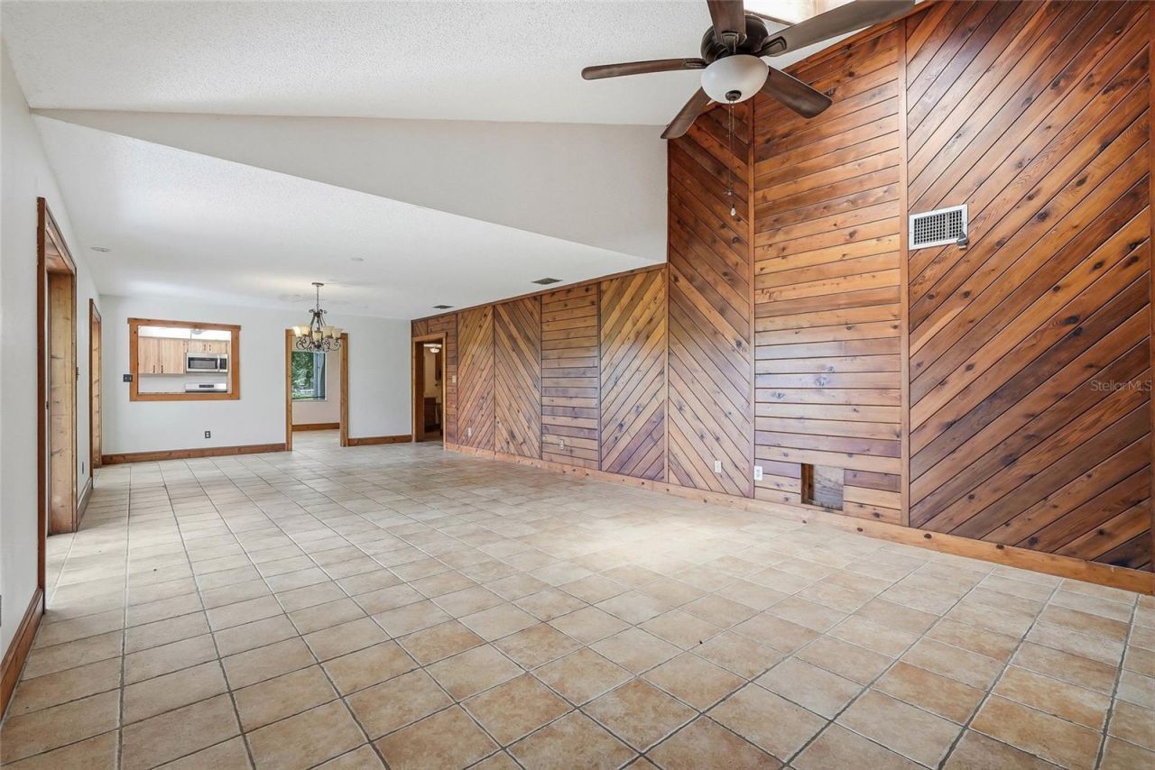 8731 Lithia Pinecrest Road, Lithia, FL 33547 Photo
