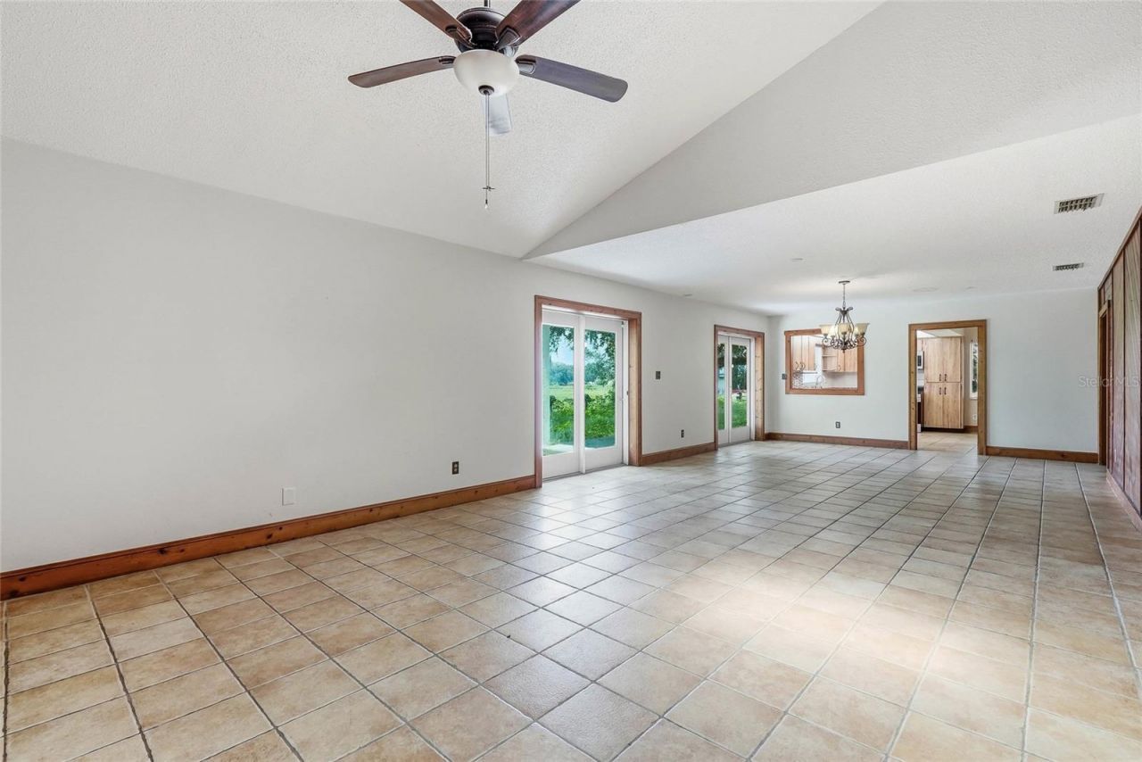 8731 Lithia Pinecrest Road, Lithia, FL 33547 Photo