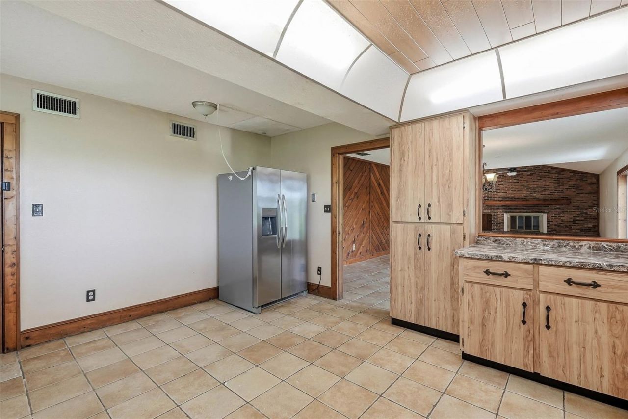 8731 Lithia Pinecrest Road, Lithia, FL 33547 Photo