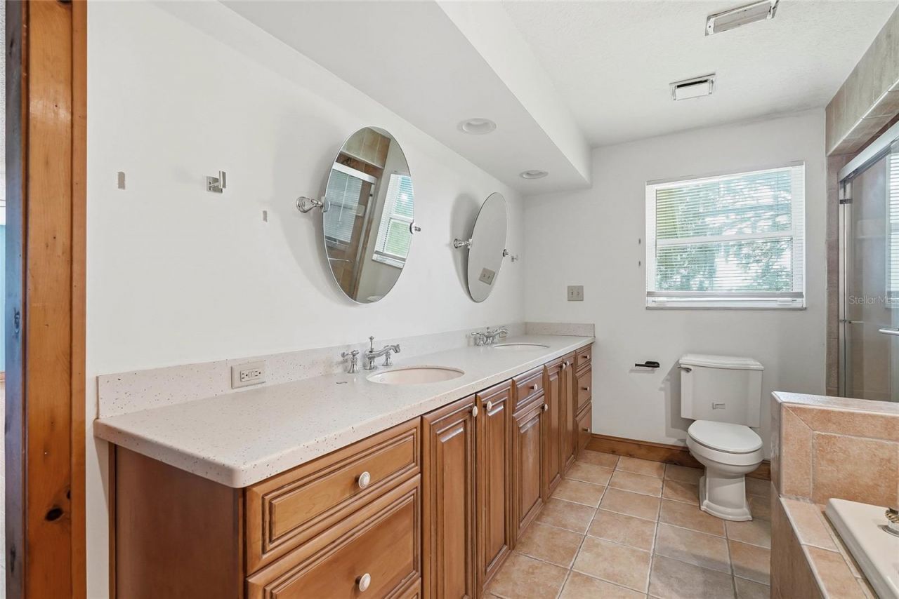 8731 Lithia Pinecrest Road, Lithia, FL 33547 Photo