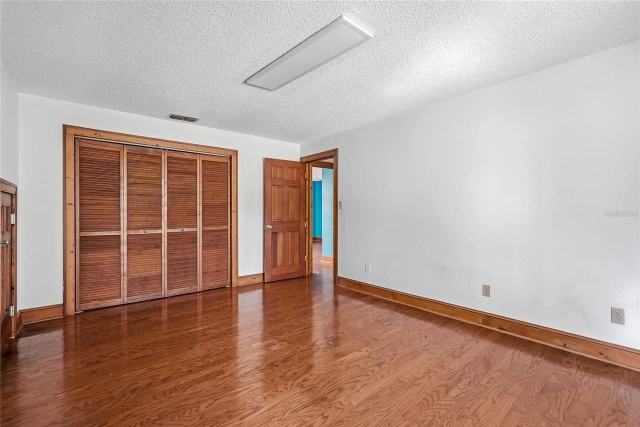 8731 Lithia Pinecrest Road, Lithia, FL 33547 Photo