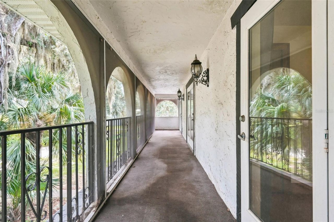 8731 Lithia Pinecrest Road, Lithia, FL 33547 Photo