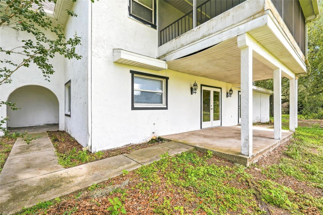 8731 Lithia Pinecrest Road, Lithia, FL 33547 Photo