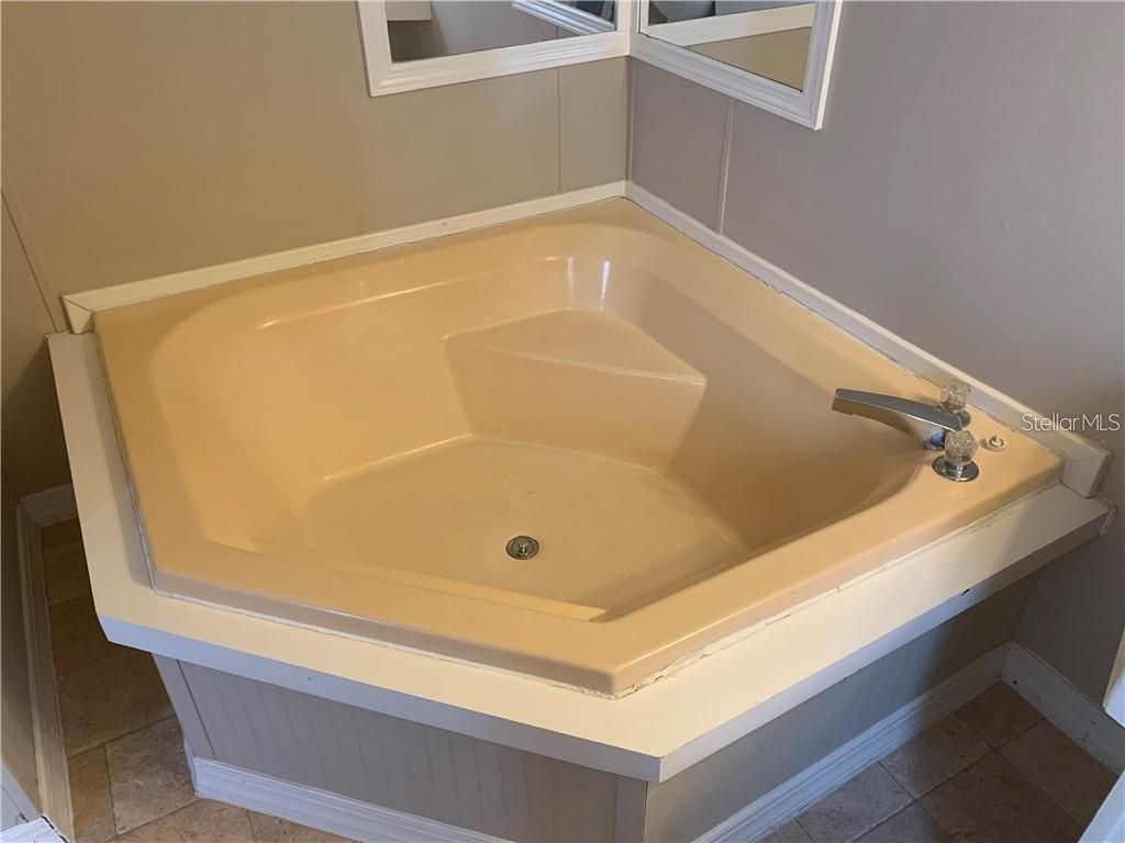 8731 Lithia Pinecrest Road, Lithia, FL 33547 Photo