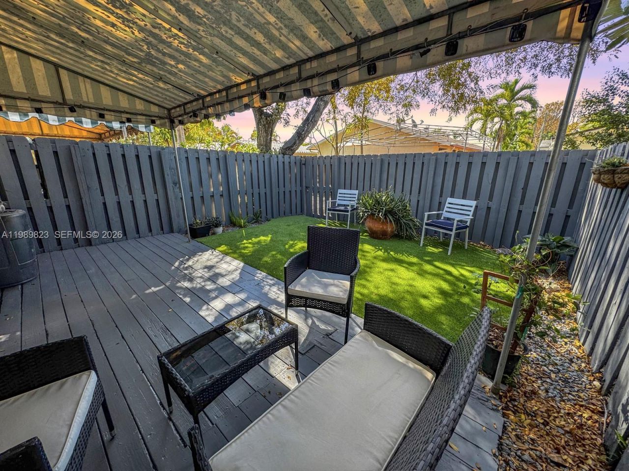 700 SE 14th St, Unit G, Fort Lauderdale, FL 33316 Photo