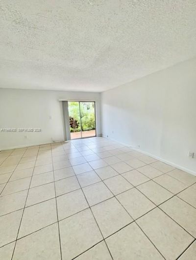 9351 Fontainebleau Blvd , Unit B105, Miami, FL 33172 Photo
