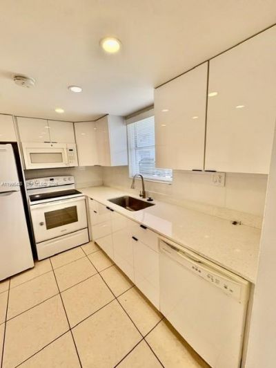 9351 Fontainebleau Blvd , Unit B105, Miami, FL 33172 Photo
