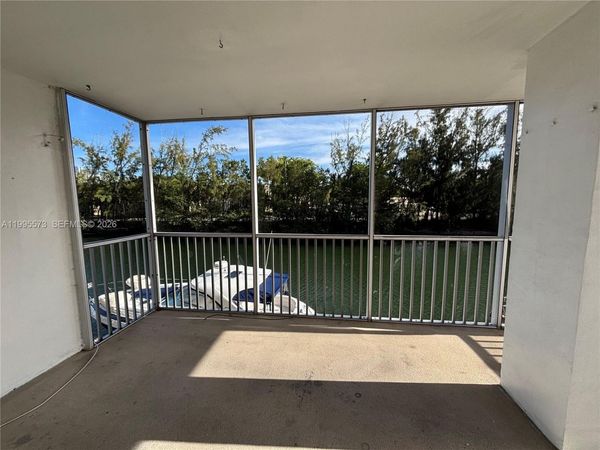 3660 NE 166th St, Unit 215, North Miami Beach, FL 33160