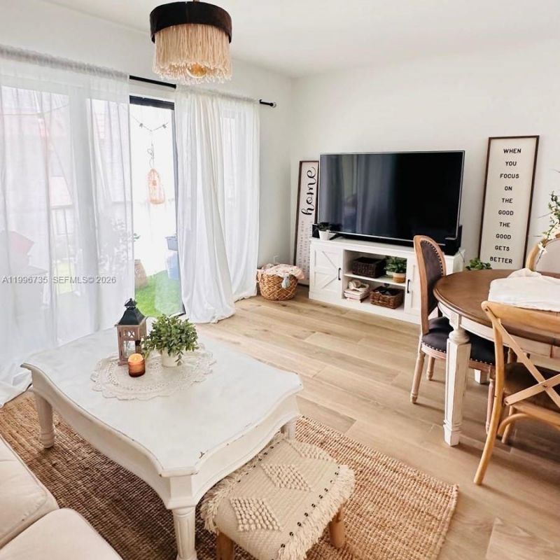 223 Lakeview Dr , Unit 204, Weston, FL 33326 Photo