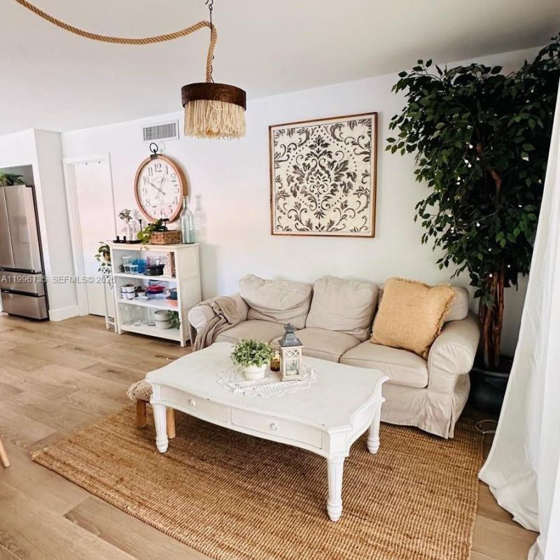 223 Lakeview Dr , Unit 204, Weston, FL 33326 Photo