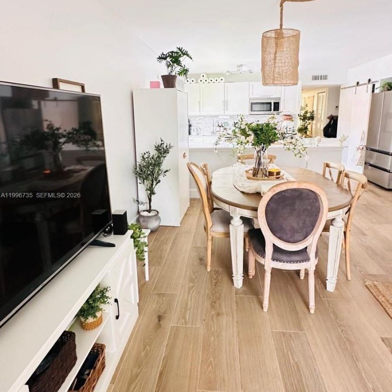 223 Lakeview Dr , Unit 204, Weston, FL 33326 Photo