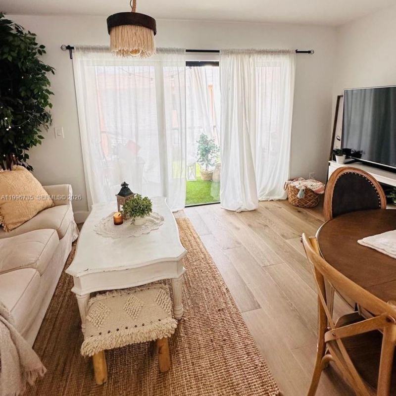 223 Lakeview Dr , Unit 204, Weston, FL 33326 Photo