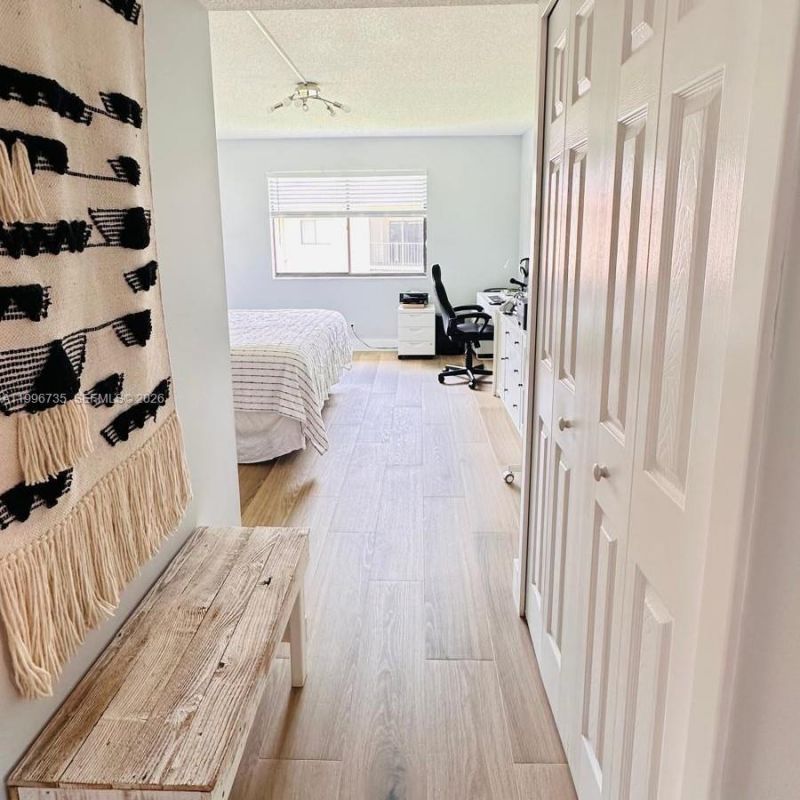 223 Lakeview Dr , Unit 204, Weston, FL 33326 Photo