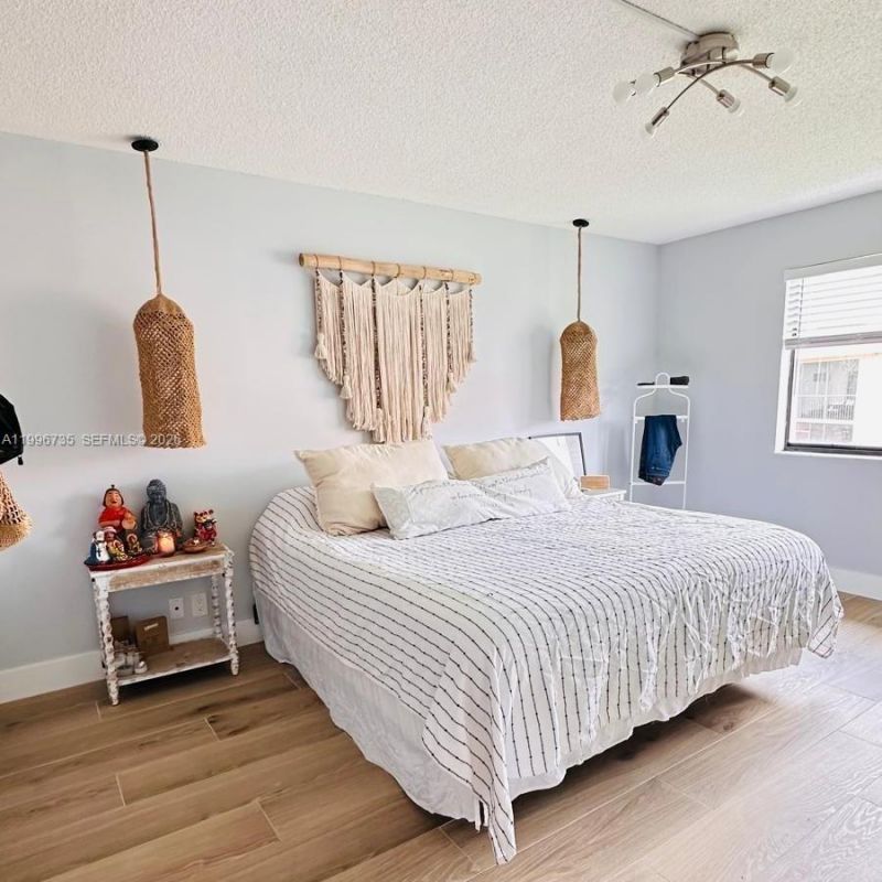 223 Lakeview Dr , Unit 204, Weston, FL 33326 Photo