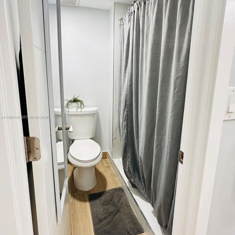 223 Lakeview Dr , Unit 204, Weston, FL 33326 Photo