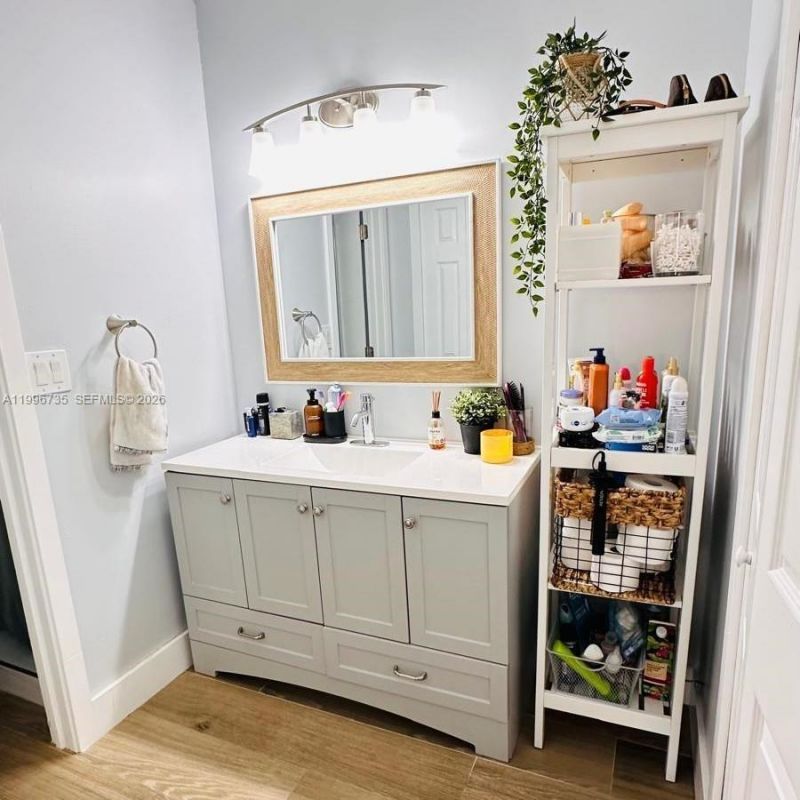 223 Lakeview Dr , Unit 204, Weston, FL 33326 Photo