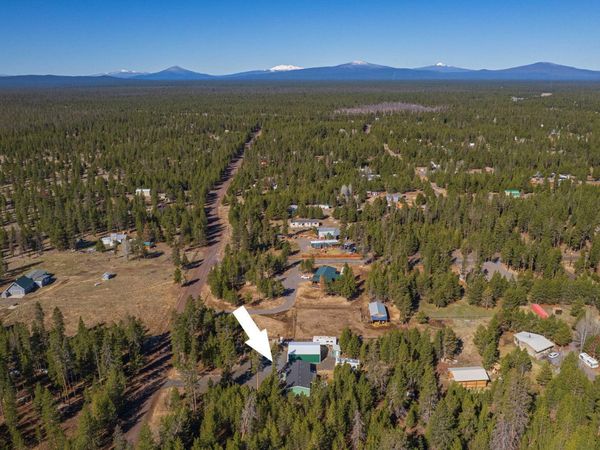 12411 Larchwood Drive, La Pine, OR 97739