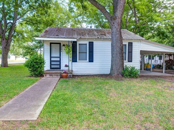 508 Turney ST, Smithville, TX 78957