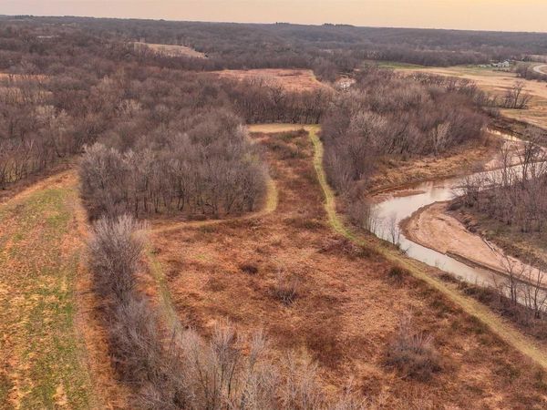 001 Swallow Boulevard, Floris, IA 52560