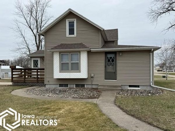 1317 E Commercial Street, Algona, IA 50511