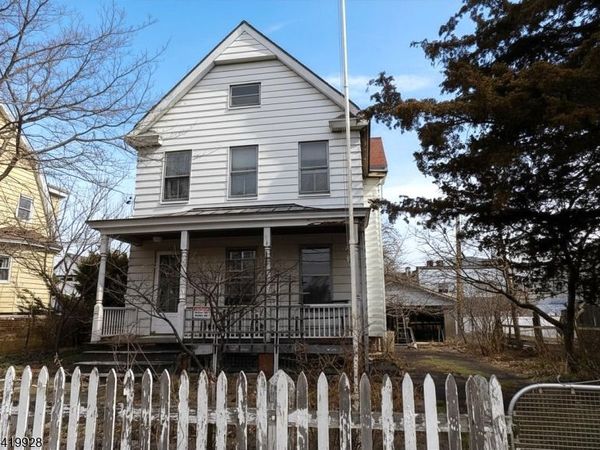 163 Hamilton Ave, Hasbrouck Heights, NJ 07604