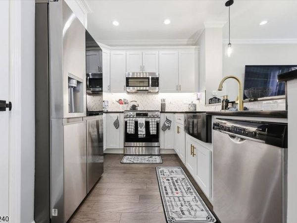 915 Redspire Dr, Union, NJ 07083