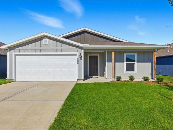621 W Bluebird Street, Gardner, KS 66030